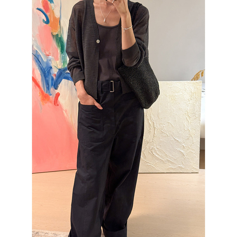 Dame cropped strikjakke med V-udskæring og knapdetaljer Stilla