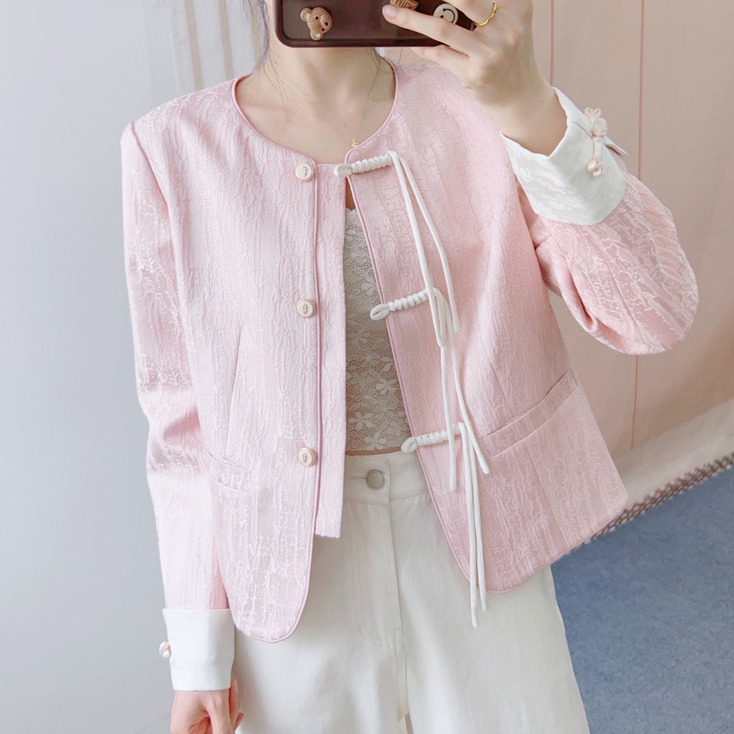 Dame elegant blazerjakke med fashionable knapdetaljer og unik snøring Stilla