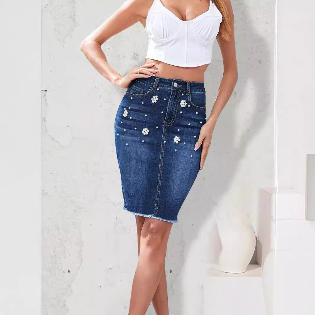 Dame Denim Blyantskørt med stilfulde perleaccent og frynset kant Stilla