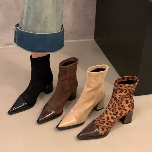 Dame Elegante Suede Ankelstøvler med Glinsende Læderdetalje Stilla