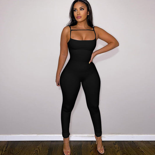 Dame figurformende jumpsuit med lange stropper og elastisk materiale Stilla