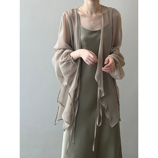 Dame elegant gennemsigtig bluse med dyb V-hals og bindebånd Stilla