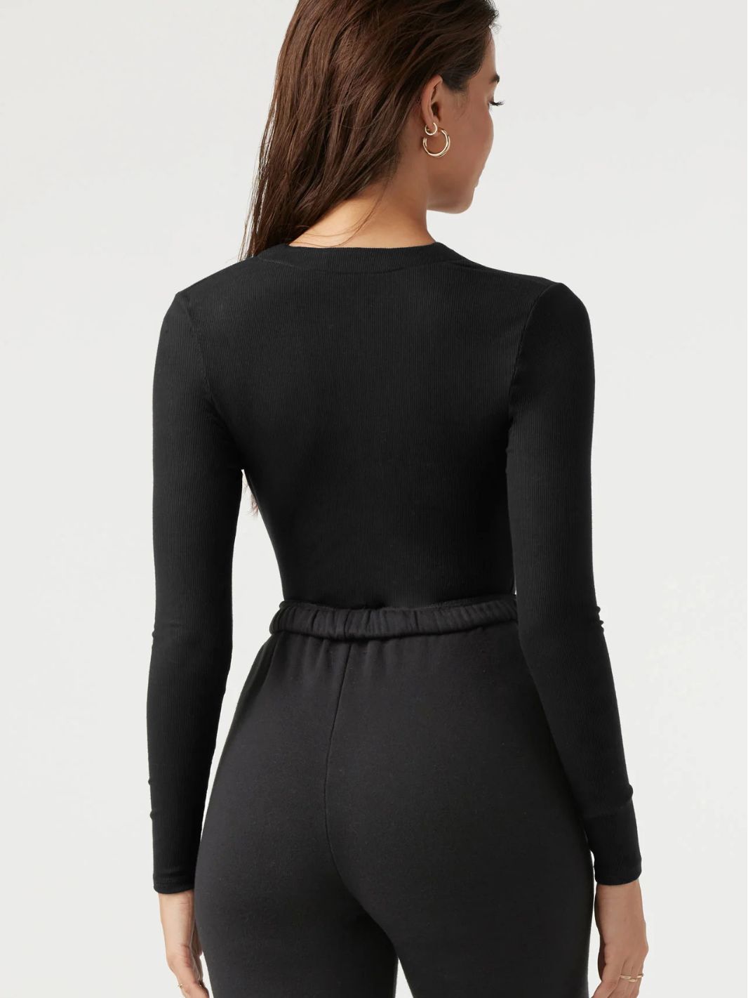 Dame bodysuit med dyb V-hals og langærmet Stilla