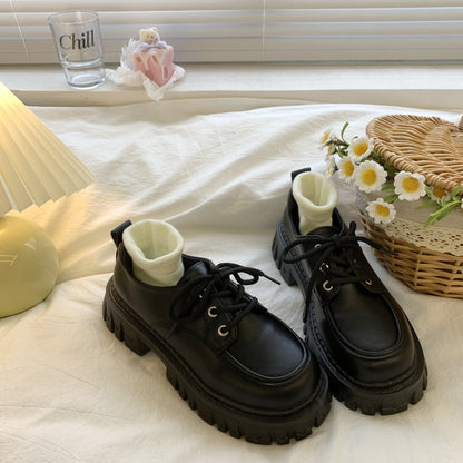 Dame Sneakers i moderne sokdesign med glat overflade Stilla