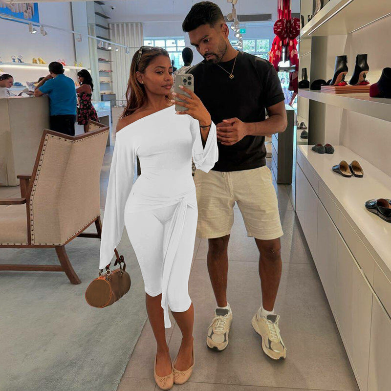 Dame Off-Shoulder Jumpsuit med asymmetrisk kant og elegante bånd Stilla