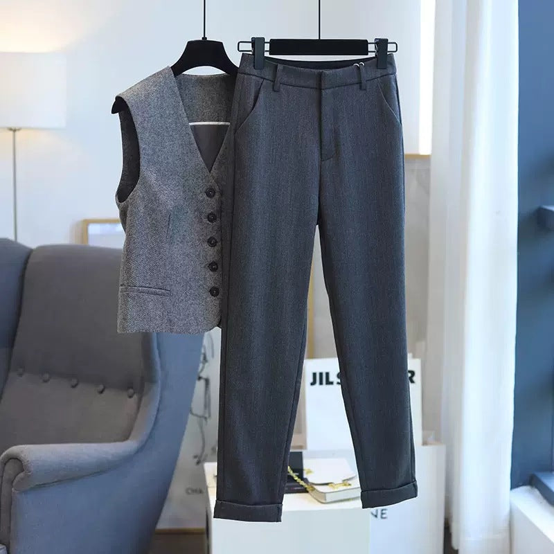 Dame elegant blazer-bukser-sæt med tætsiddende vest og smalskårede bukser Stilla