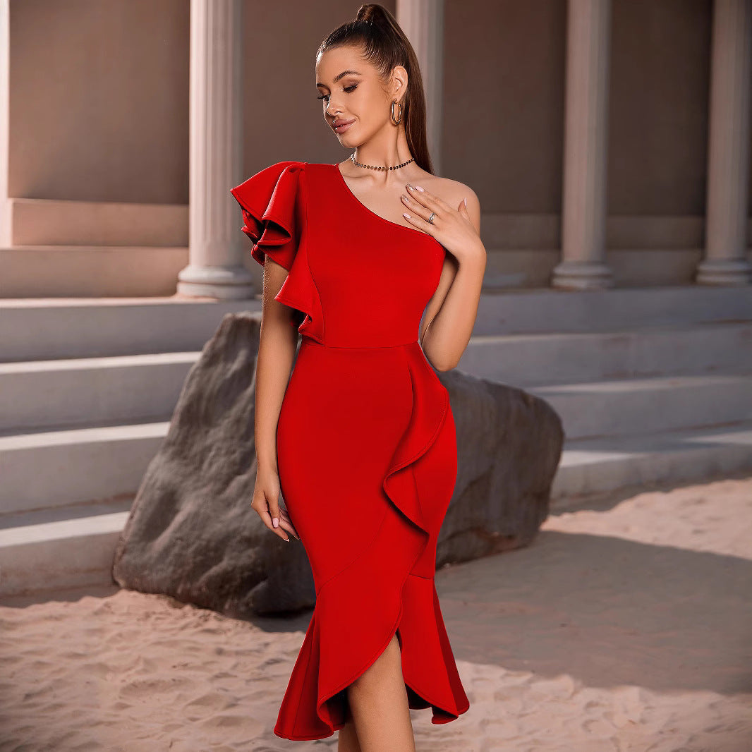 Dame elegant ét-skulder kjole med asymmetrisk kant Stilla