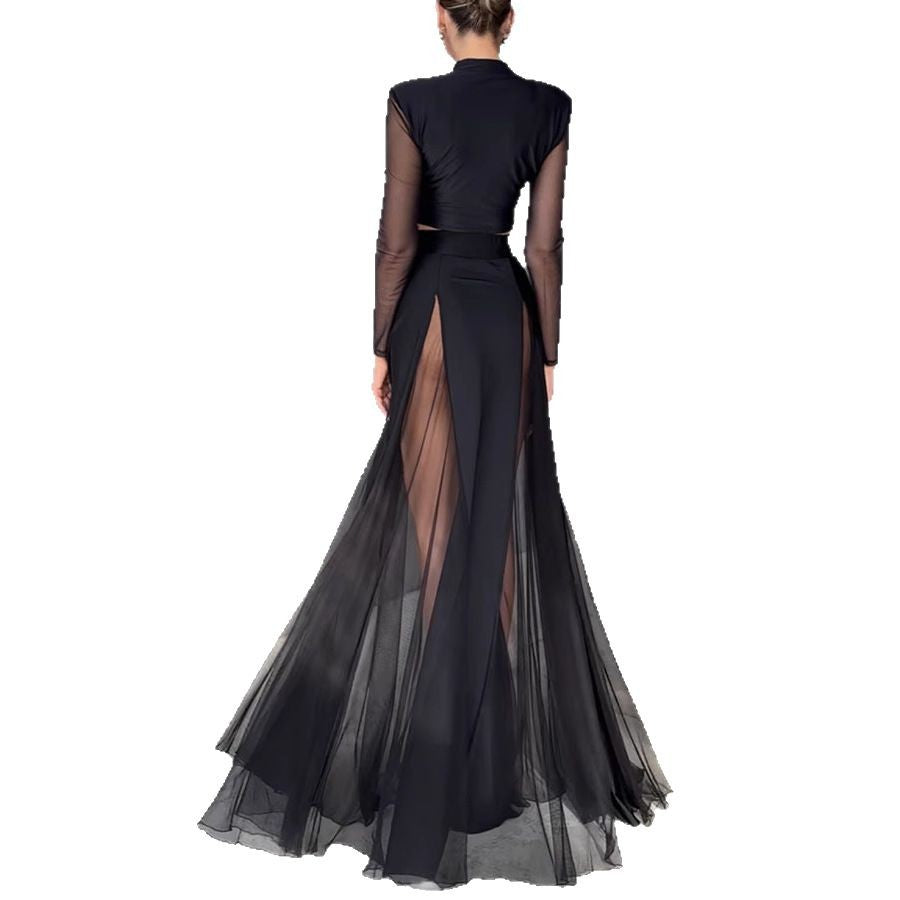 Dame cropped top med transparente lange ærmer og elegant V-udskæring Stiila