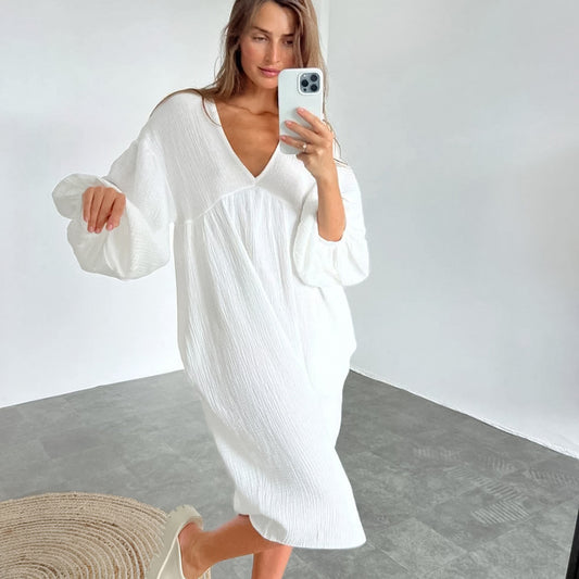 Dame afslappet midi-kjole med dyb V-udskæring og ballonformede ærmer Stilla