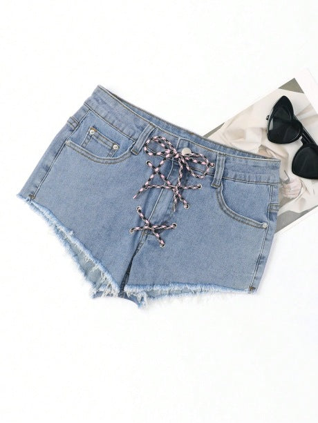 Dame Denim-shorts med snøredetalje og frynset søm Stilla