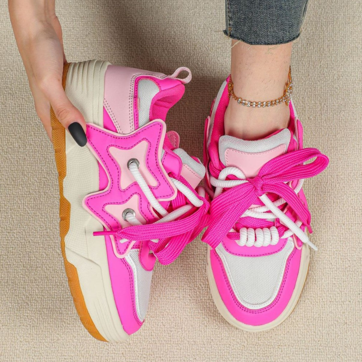 Dame Sporty Sneakers med trendy design Stilla