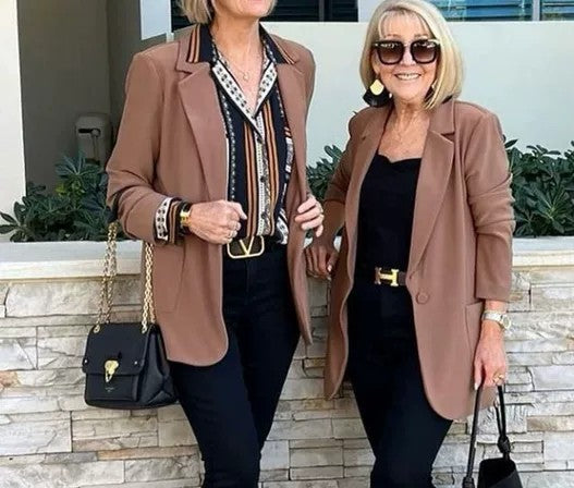 Dame Elegant Blazerjakke med moderne snit og fint materiale Stilla