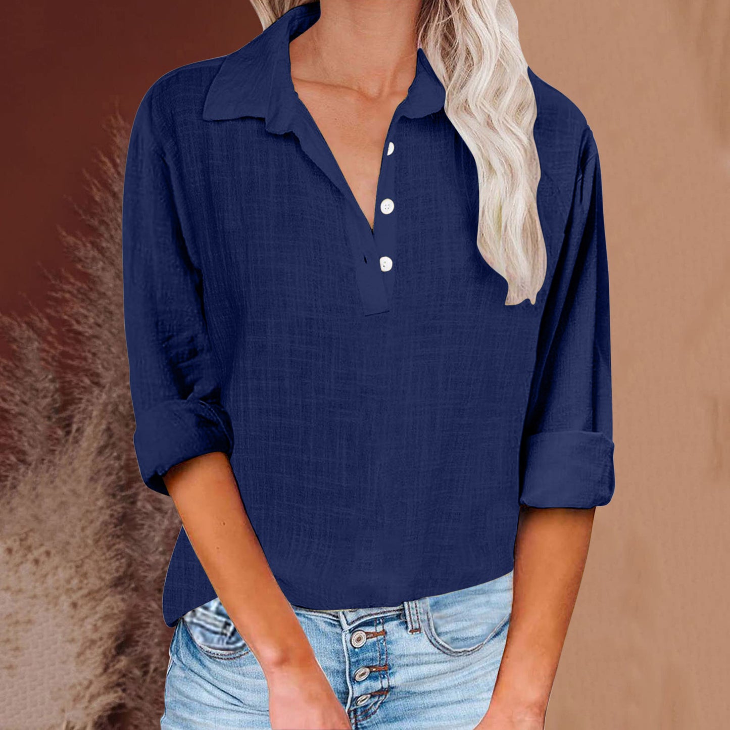 Dame afslappet skjorte med knaplukning og opsmøgede ærmer Stilla