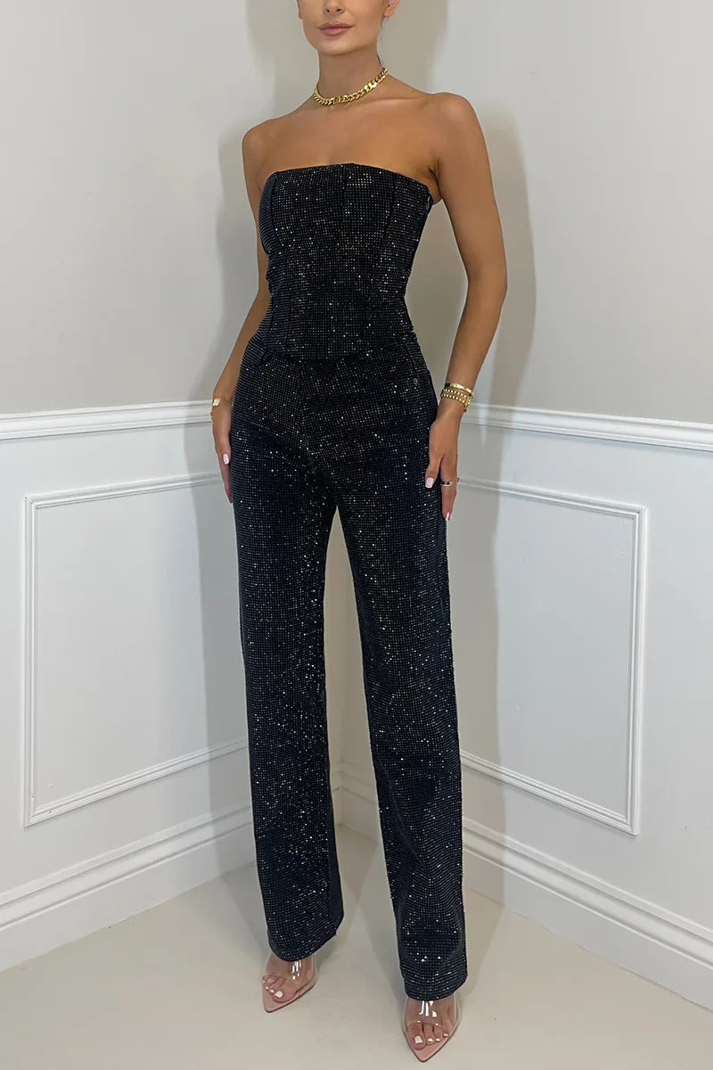 Dame Jumpsuit i trendy Denim-design med figurtilpasset overdel og elegante detaljer Stilla