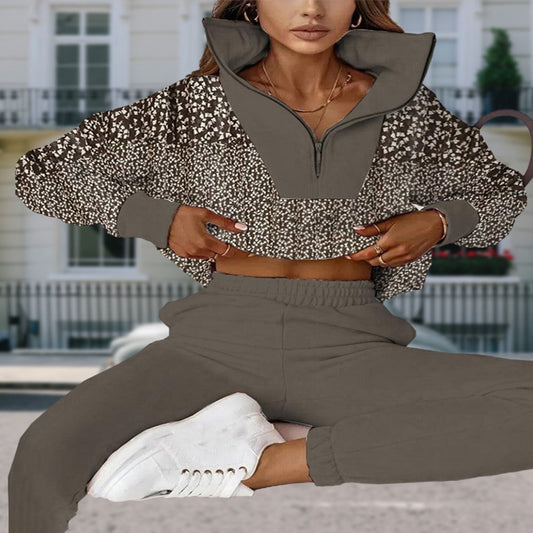 Dame afslappet fritidsdragt med høj krave og stilfulde detaljer Stilla