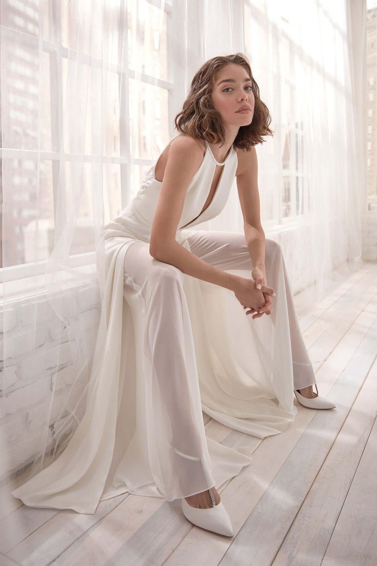 Stilla | Deep V Halter Neck Elegant Jumpsuit
