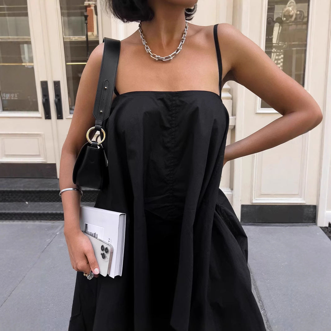 Dame afslappet midikjole med skulderfri stropper og svingende snit Stilla