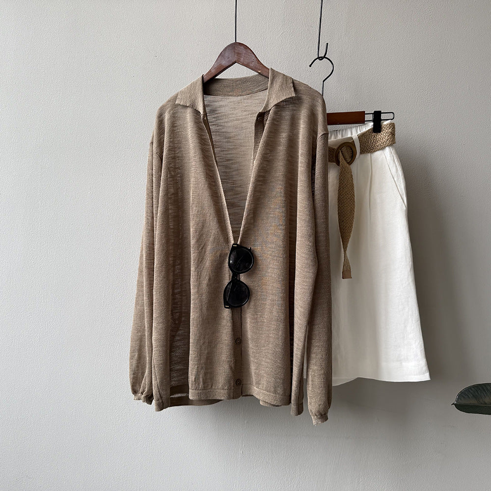 Dame afslappet skjorte med fashionabelt snit og detaljeknapliste Stilla