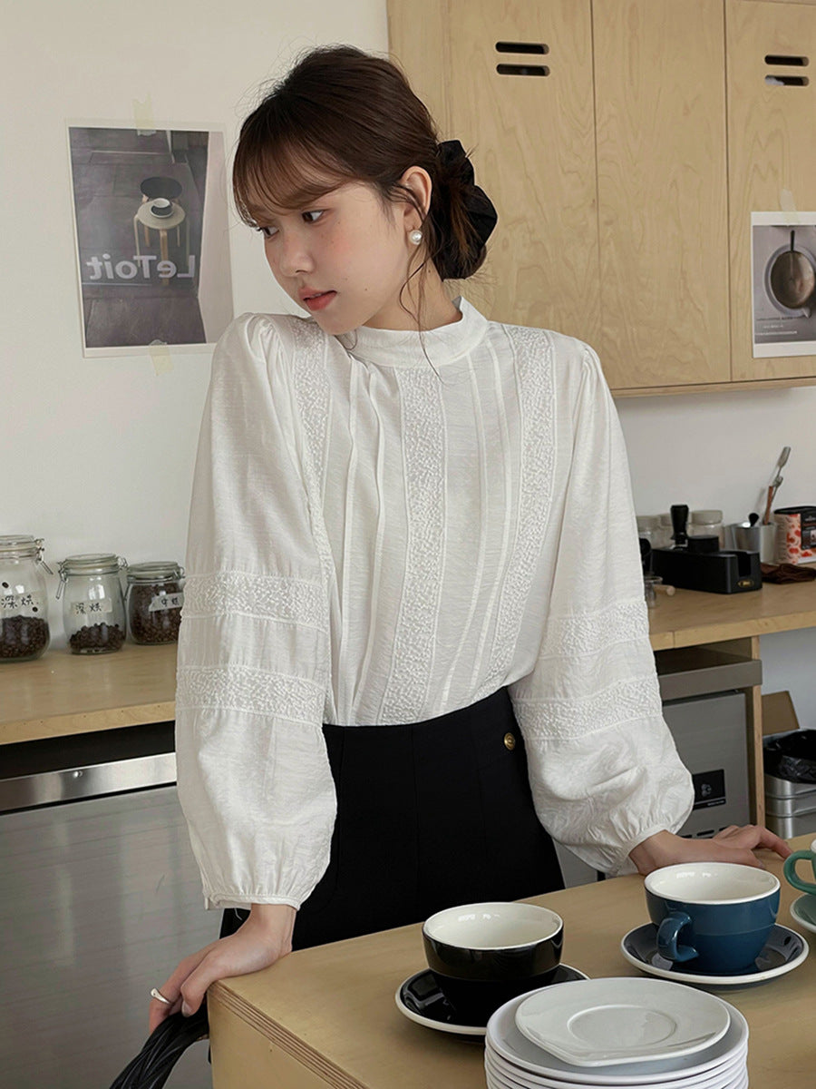 Dame elegant bluse med ruffle detaljer og plisserede ærmer Stilla