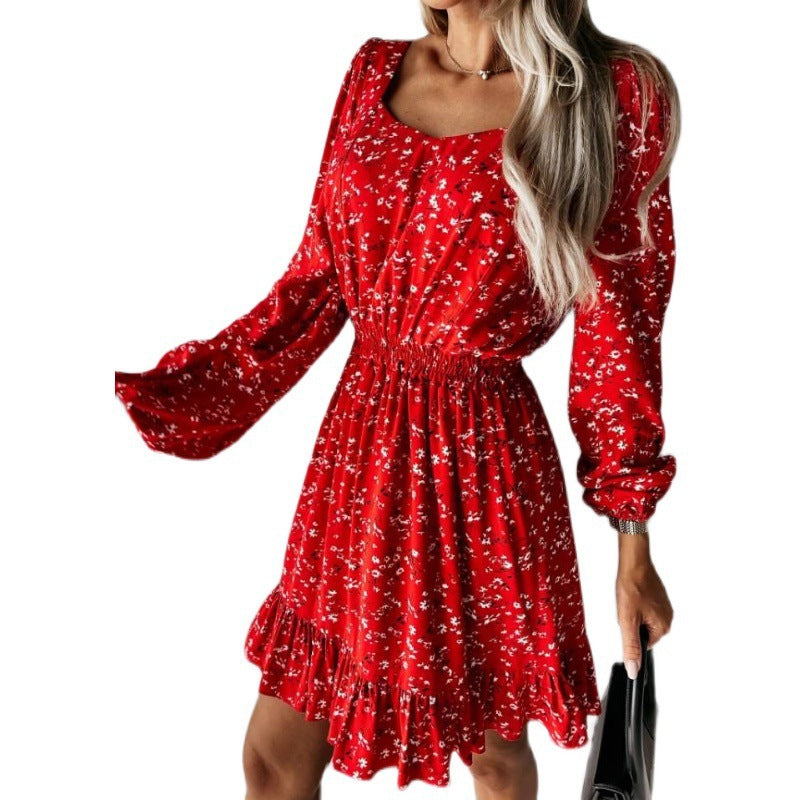 Dame afslappet minikjole med blomstrede flæser og løs pasform Stilla