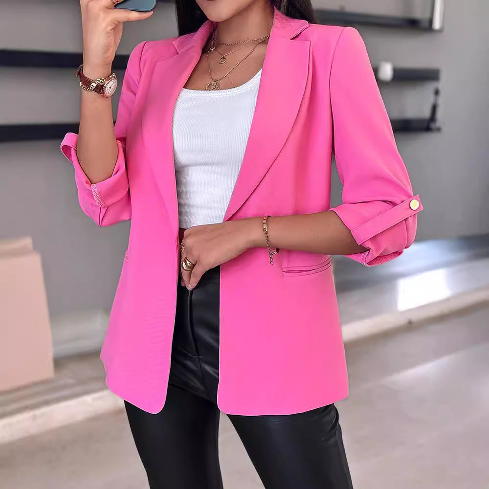 Dame elegant blazer med brede revers og dekorative knapdetaljer Stilla