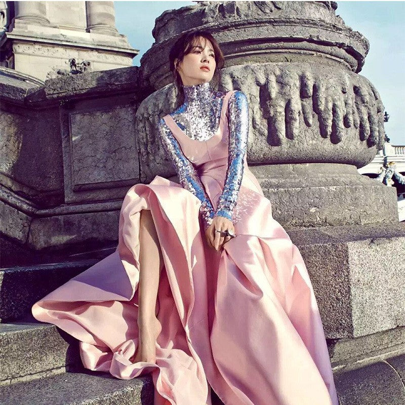 Dame Elegant aftenkjole med glitrende overdel og flydende skirt Stilla