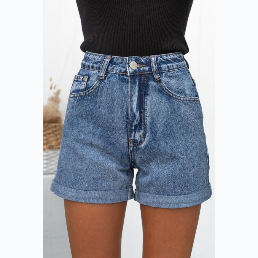 Dame jeans shorts i moderigtige højtaljede snit med opsmøget kant og praktiske lommer Stilla