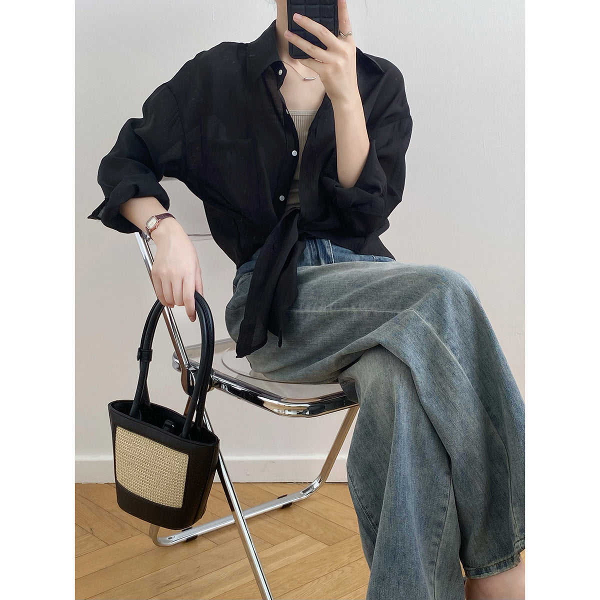 Dame elegant bluse med snoet kant og praktisk brystlomme Stilla