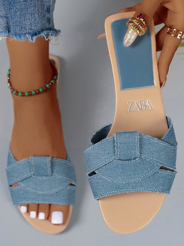 Dame slippers med glitrende remdesign og komfortabelt sæde Stilla