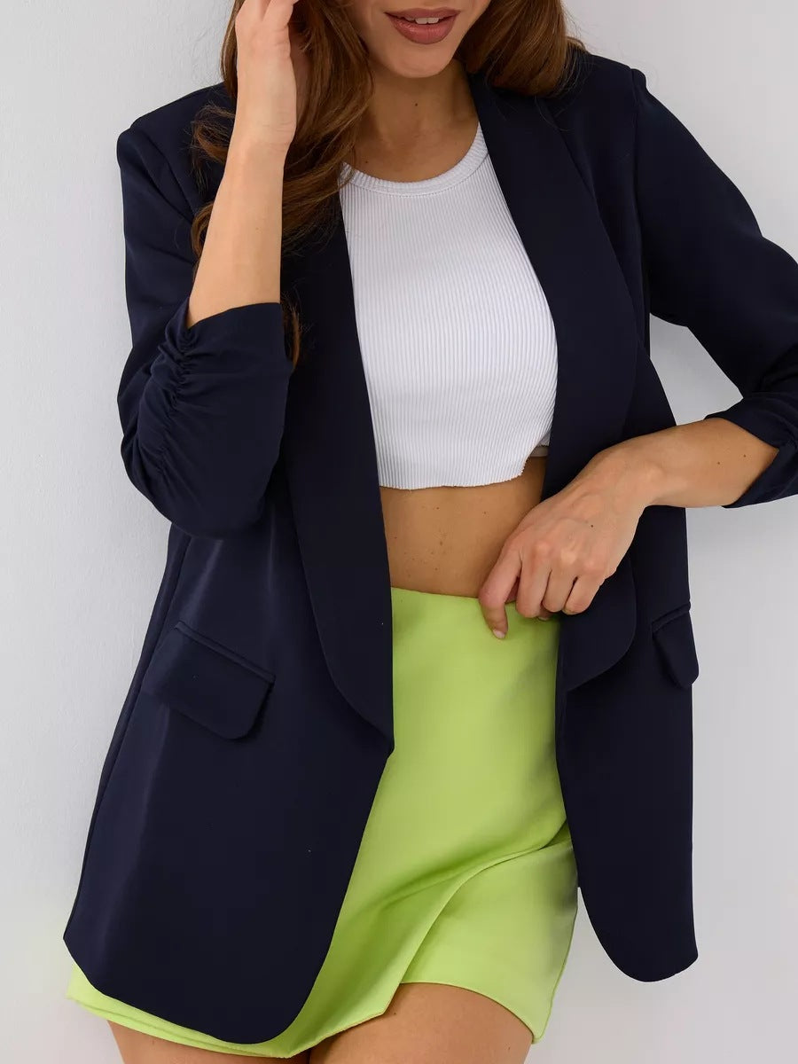 Dame elegant blazer med raffinerede ruffles detaljer og smal snit Stilla