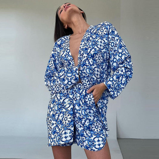 Dame afslappet lounge-sæt med blomstret mønster og centralt binde bælte Stilla