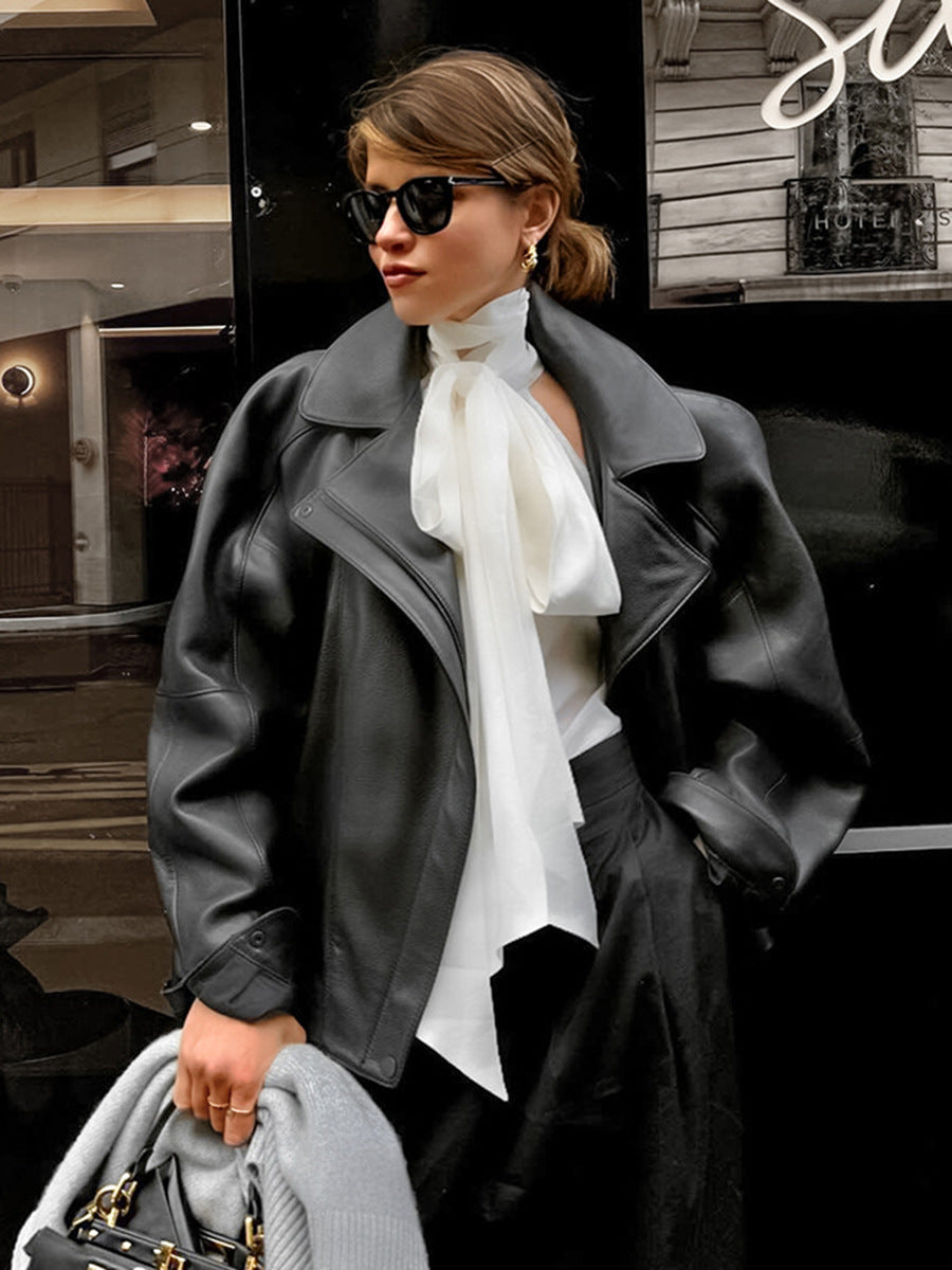 Dame elegant bluse med justerbar sjalkrave og asymmetrisk snit Stilla