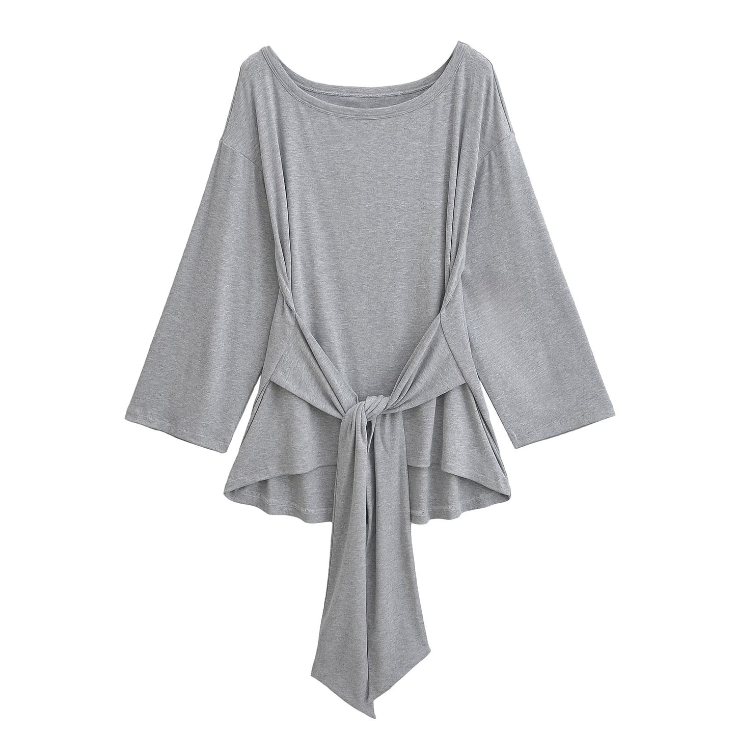 Dame afslappet indpakningsoverdel med elegante flæsedetaljer og sideknude Stilla