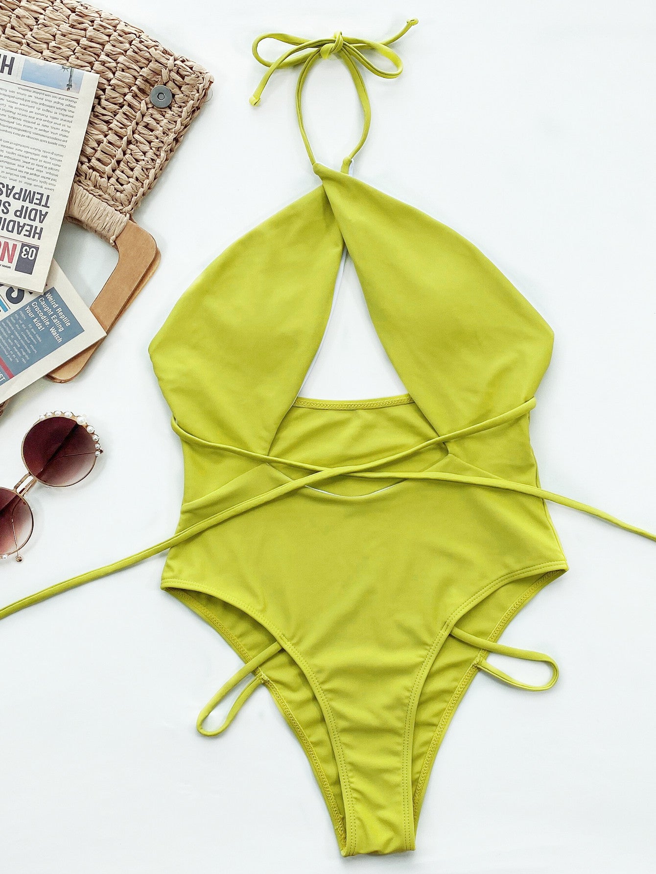 Dame Cut-Out Badedragt med raffineret indpakningsdesign og justerbare stropper Stilla