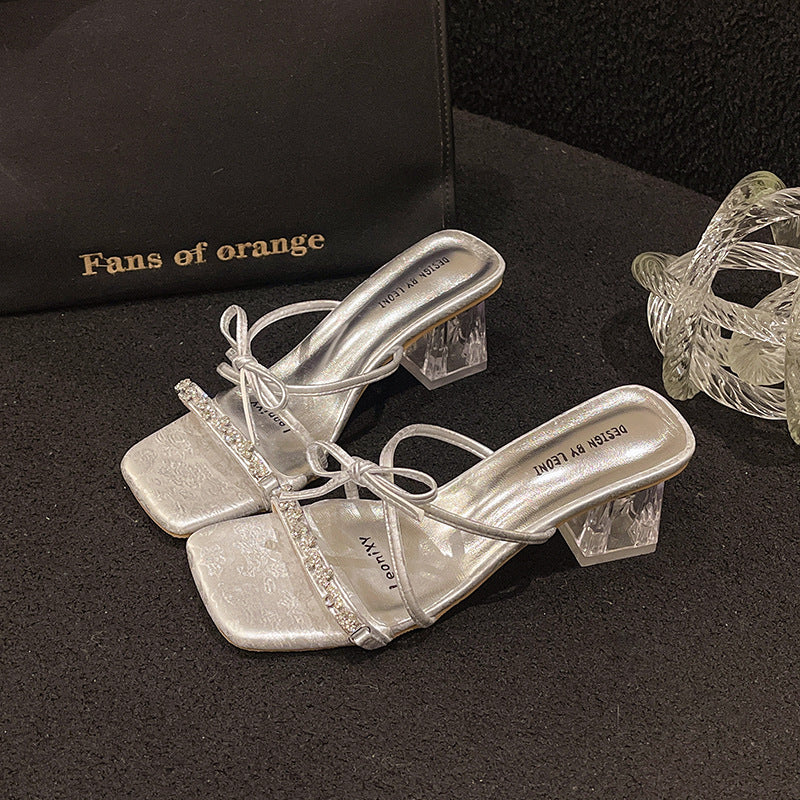 Dame åbne sandaler med elegant glimmer-applikation og transparent blokhæl Stilla