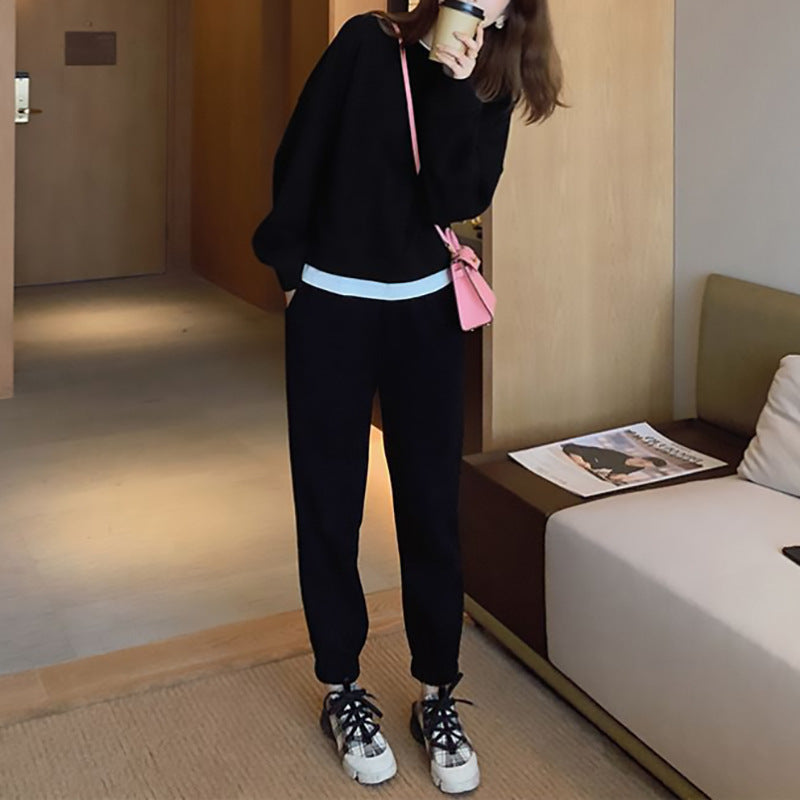 Dame afslappet fritidssæt med broderet motiv og komfortable stænger Stilla