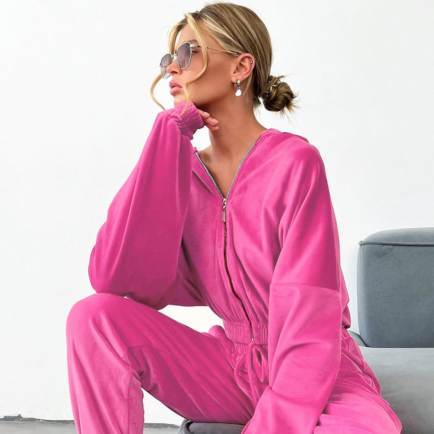 Dame loungewear-sæt i blød velour med praktisk lynlås og elastisk talje Stilla