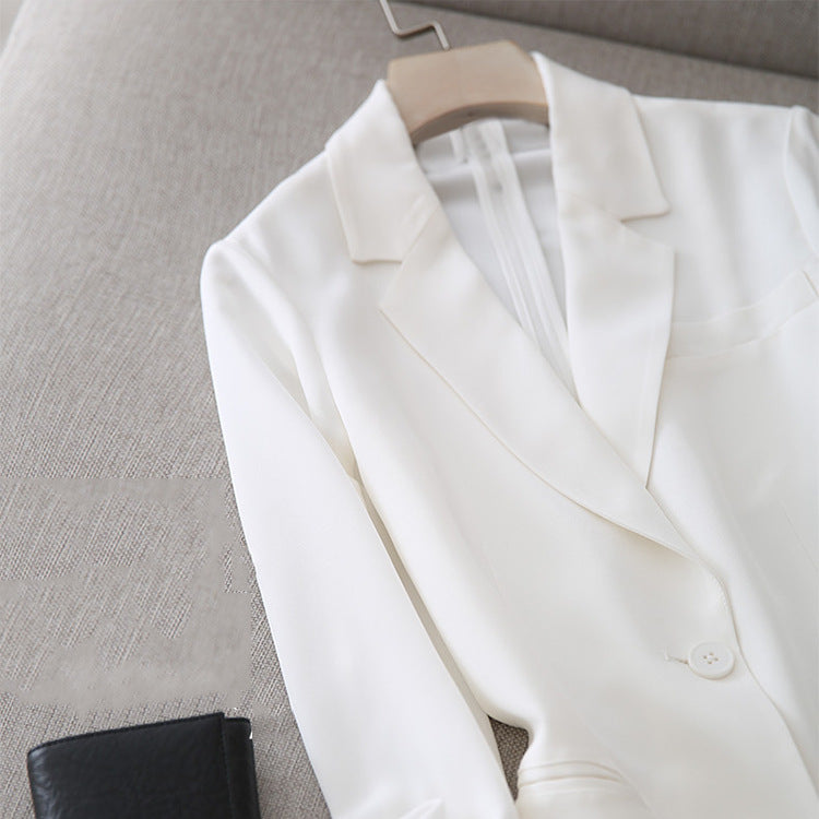 Dame elegant blazer med moderne skæring og fine detaljer Stilla