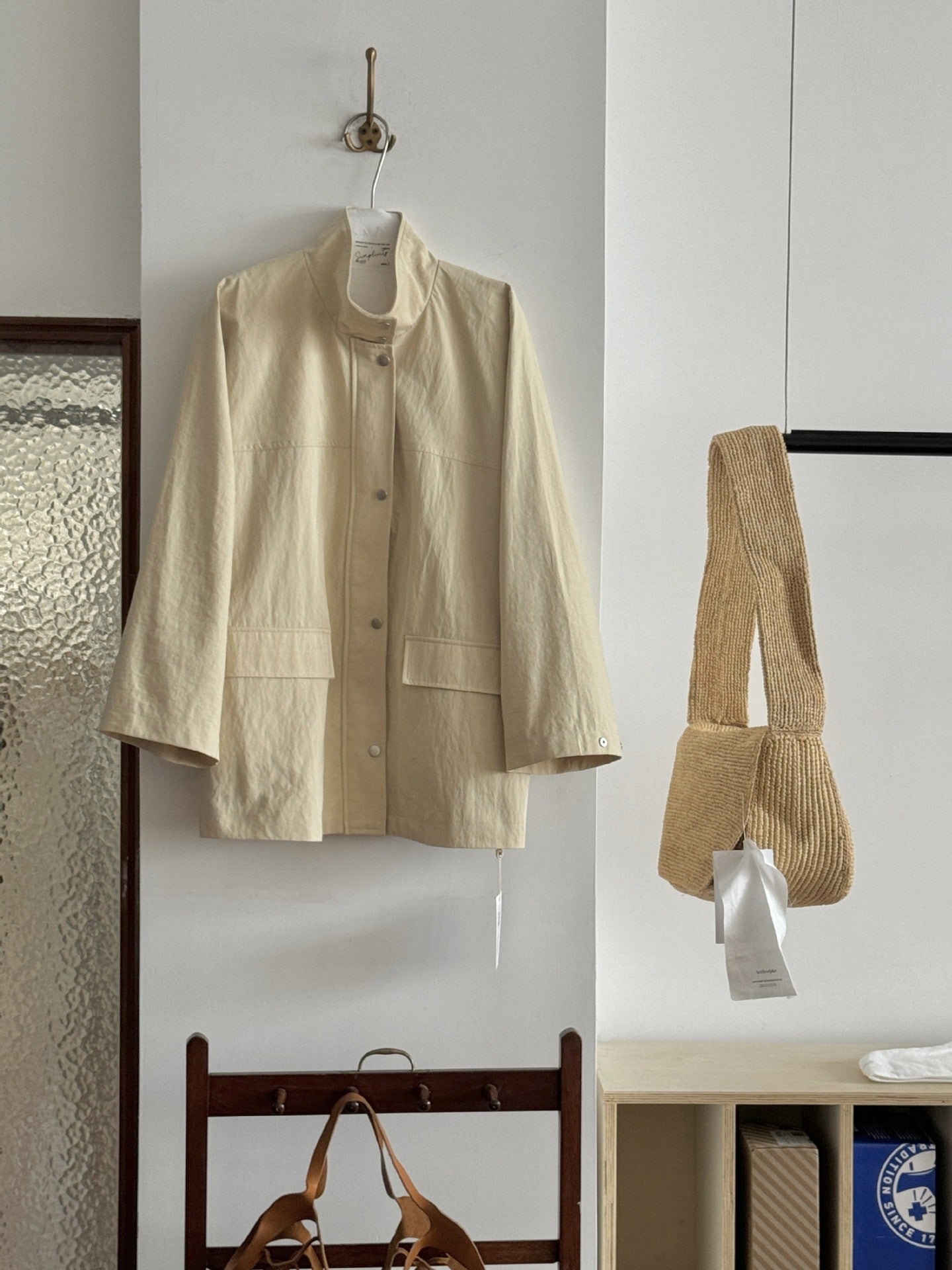 Dame afslappet overshirt-jakke i let stof med praktiske lommer Stilla