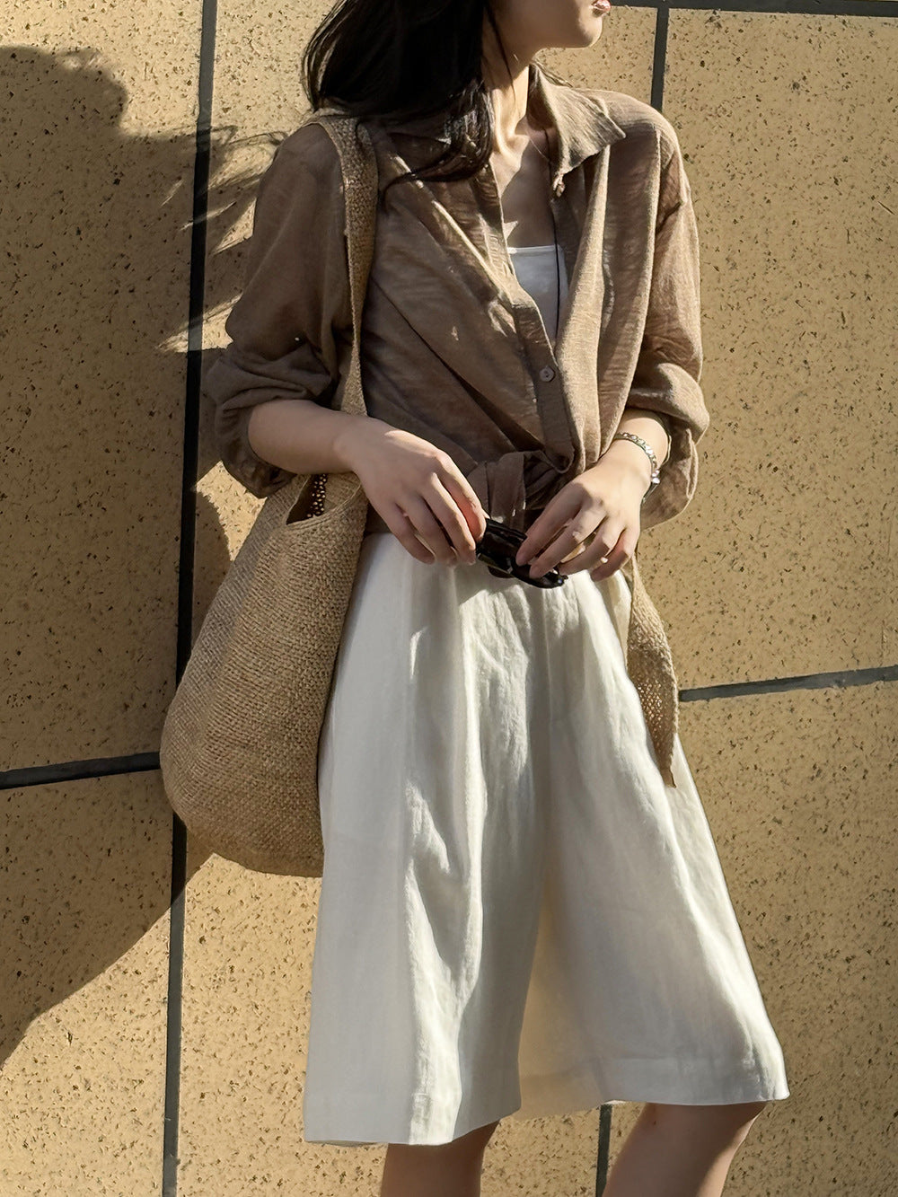 Dame afslappet skjorte med fashionabelt snit og detaljeknapliste Stilla