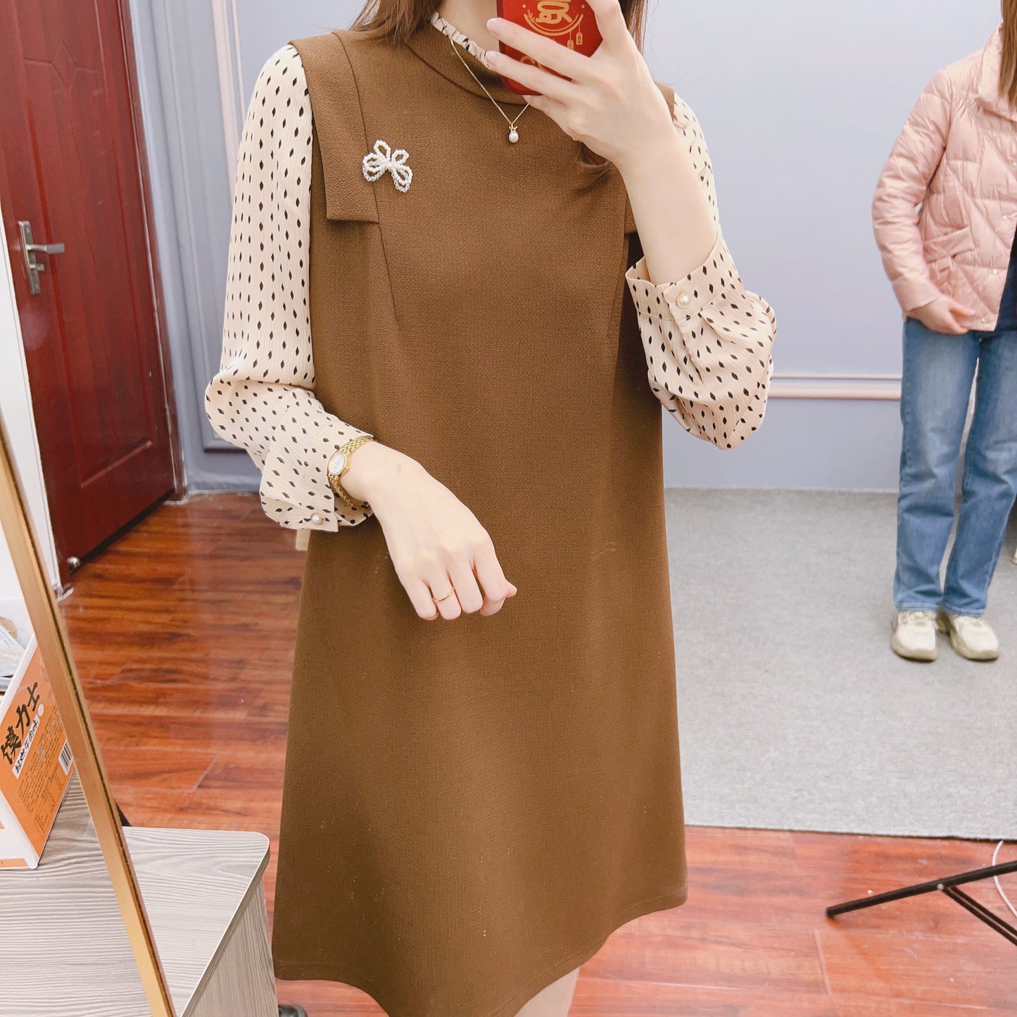 Dame Elegant figursyet kjole med flæsekanter og prikkede ærmer Stilla