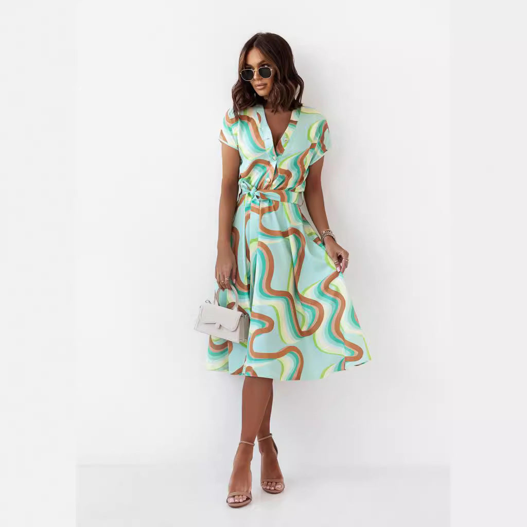 Dame afslappet skjortekjole med asymmetrisk kant og urbant mønster Stilla