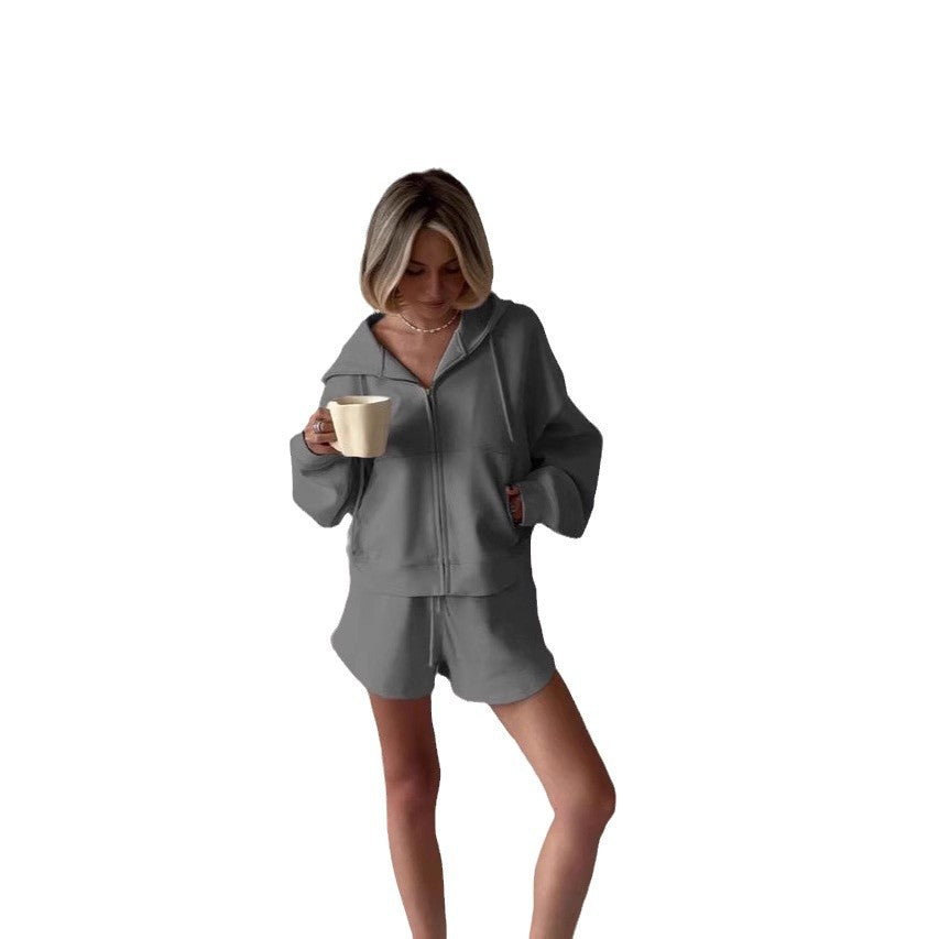 Dame afslappet hættebluse med korte shorts og bindebælte Stilla