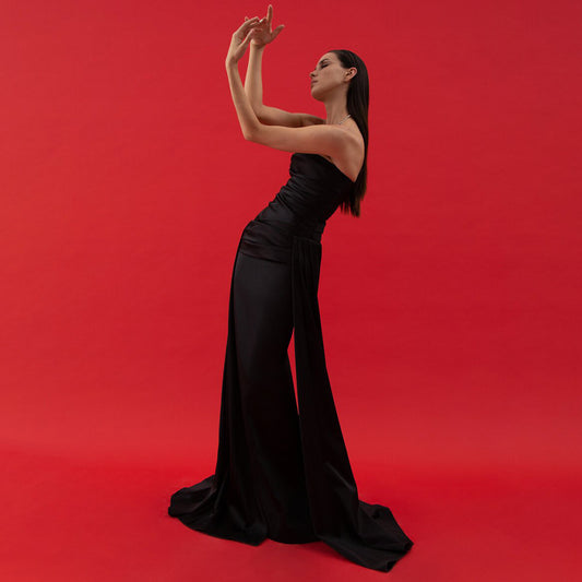 Dame Elegant Cocktailkjole med raffineret draperingseffekt og flydende stoffbaner Stilla