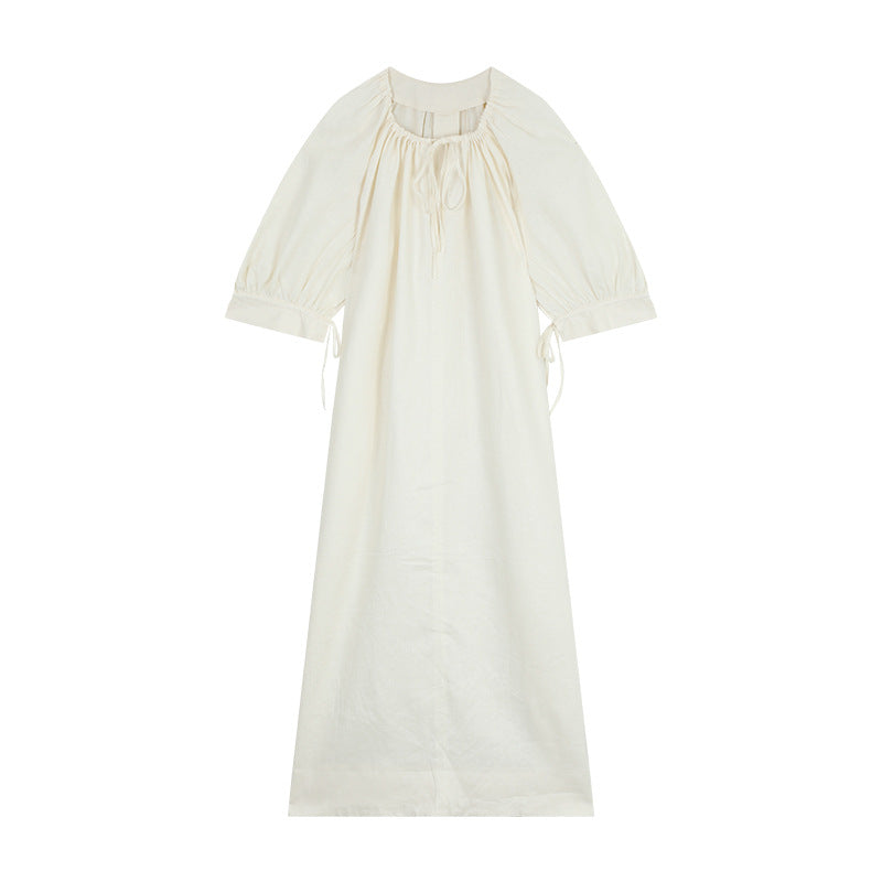 Dame afslappet maxikjole med bånd og pufærmer Stilla