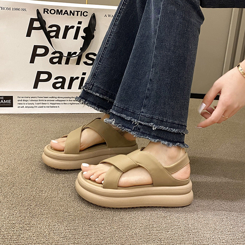 Dame afslappede remsandaler med moderne krydsremdesign og skridsikker sål Stilla