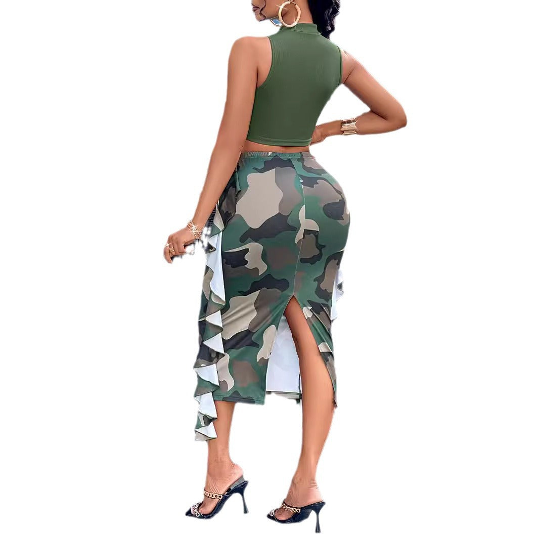 Dame Crop-top og asymmetrisk nederdel med flæse-detaljer og camouflage-mønster Stilla