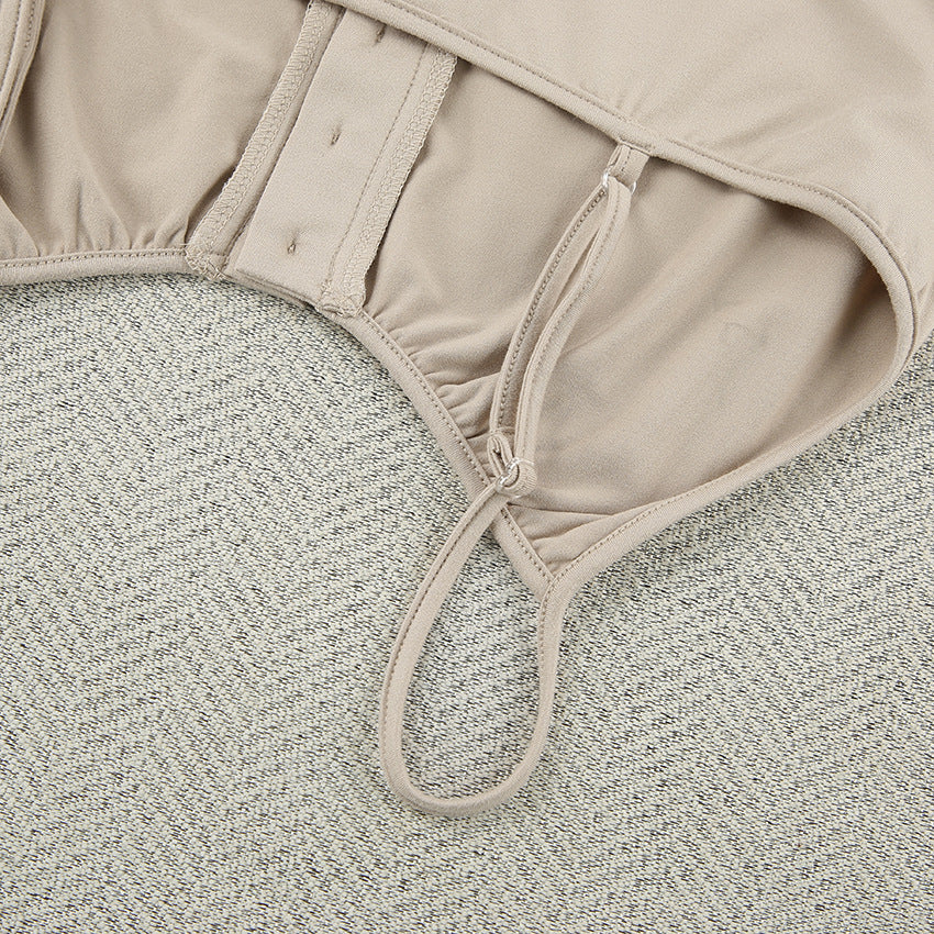 Dame afslappet pyjamassæt med moderne detaljer og åndbare materialer Stilla