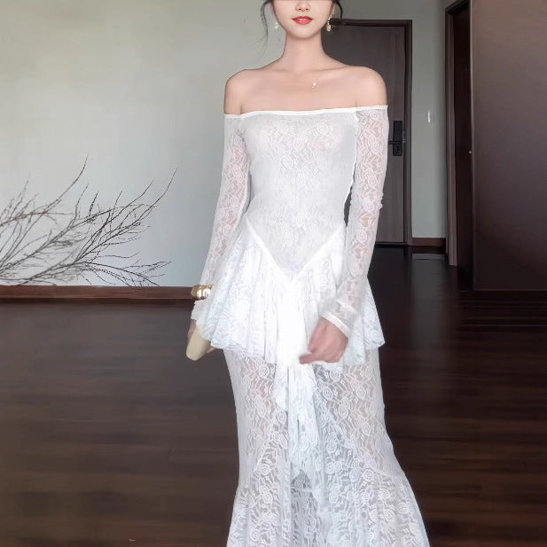 Dame Elegant blonde aftenkjole med off-shoulder udskæring og sideslids Stilla