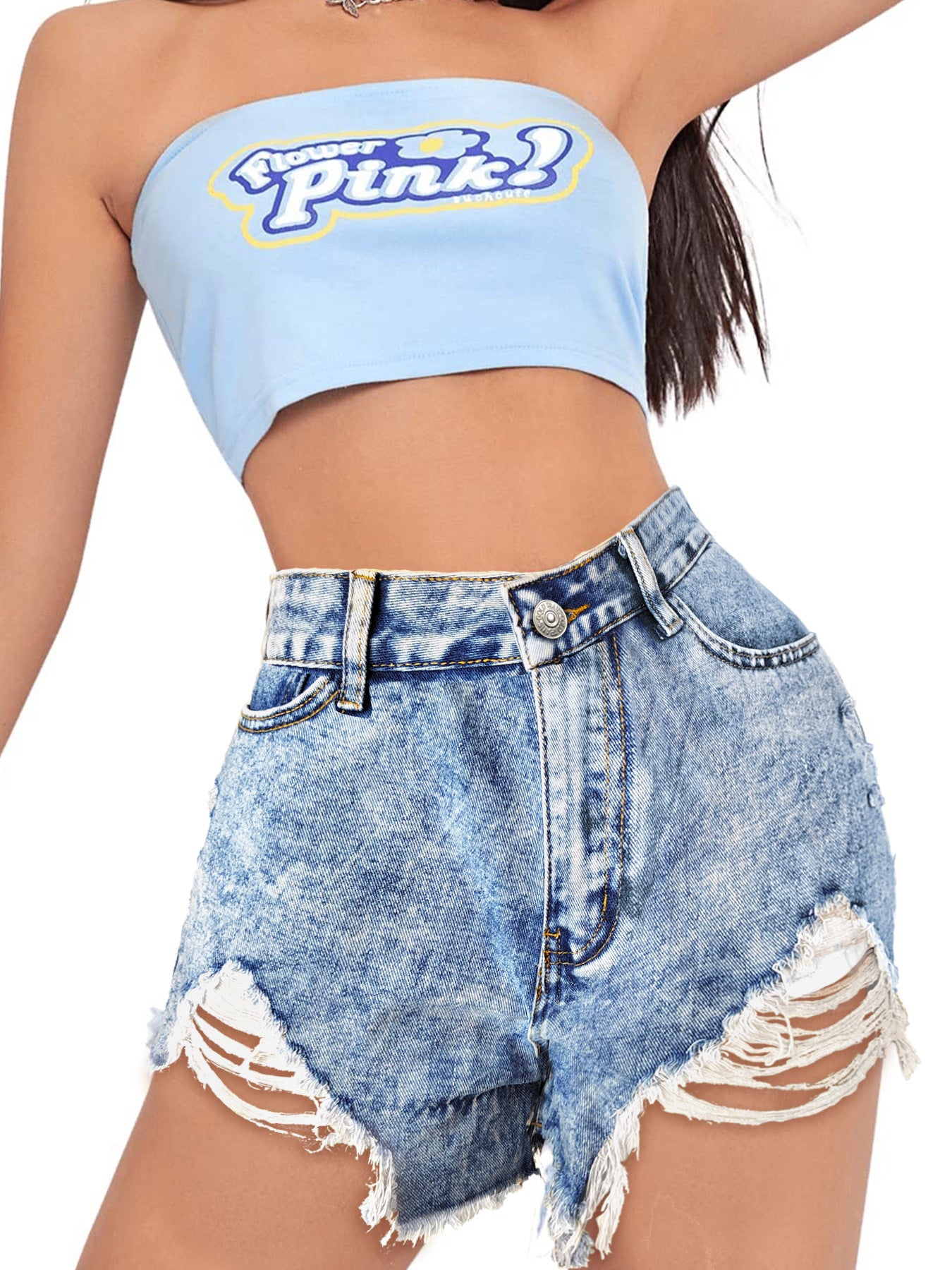 Dame Destroyed Denim-Shorts med asymmetrisk kant og flagrende detaljer Stilla